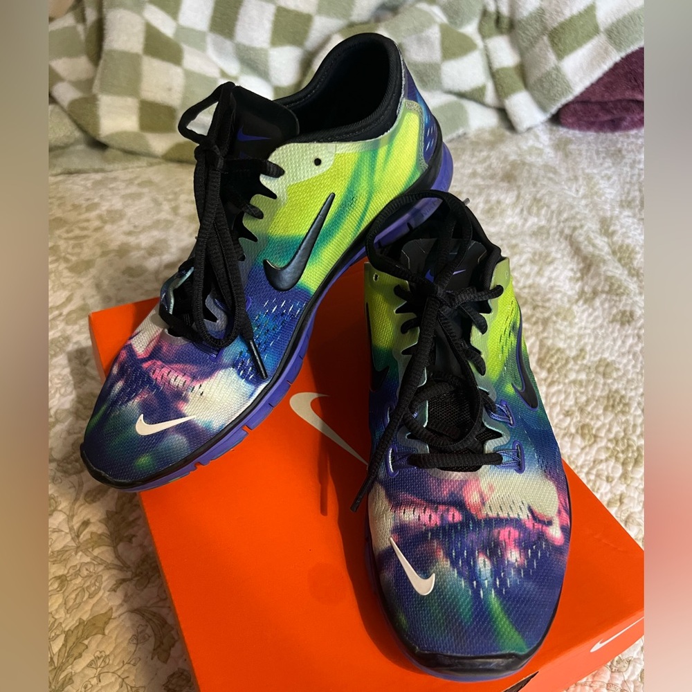 Barely Worn Nike Free Run Women’s size 7
